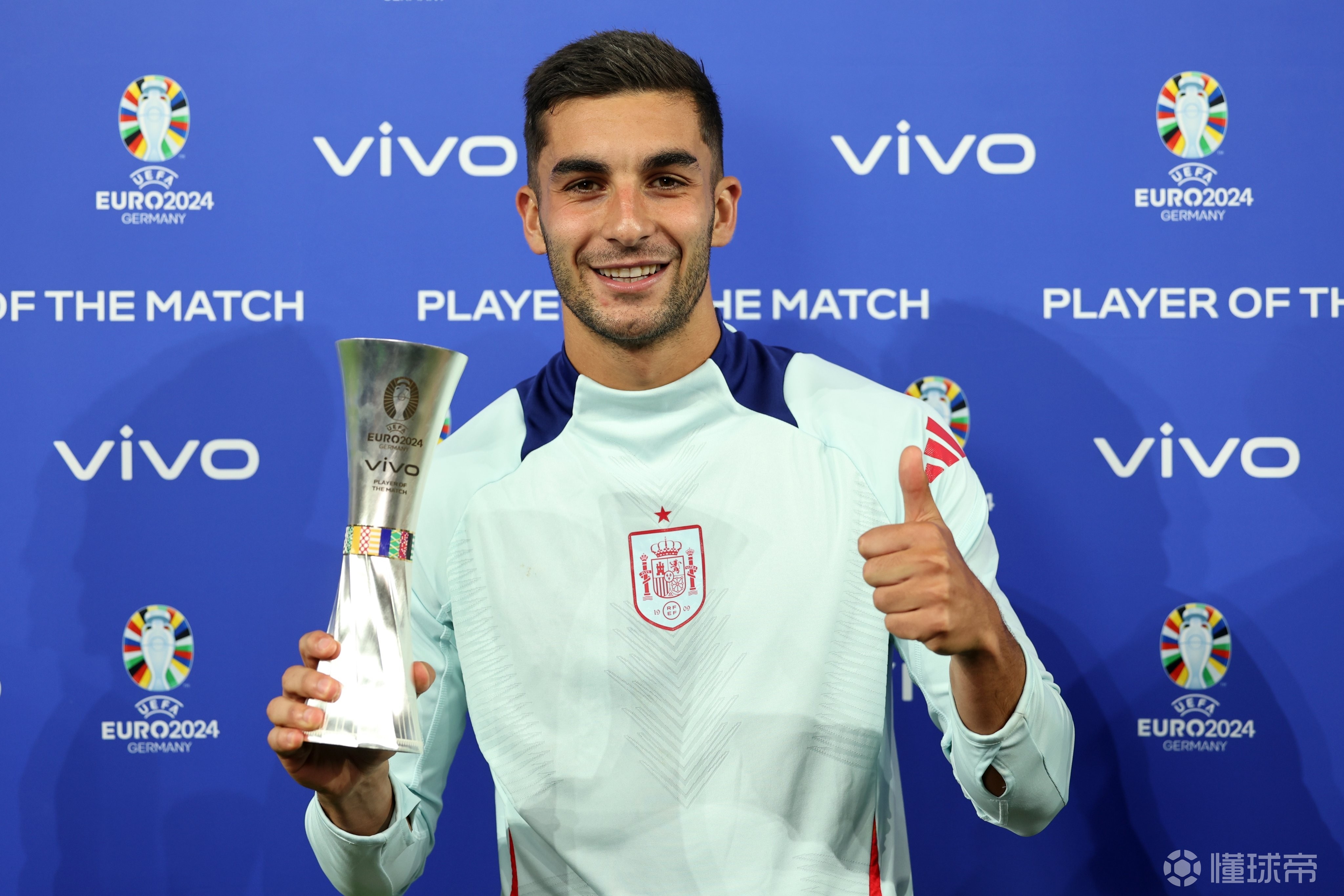 关于阿尔巴尼亚奋勇搏杀斩获欧洲杯胜仗的信息