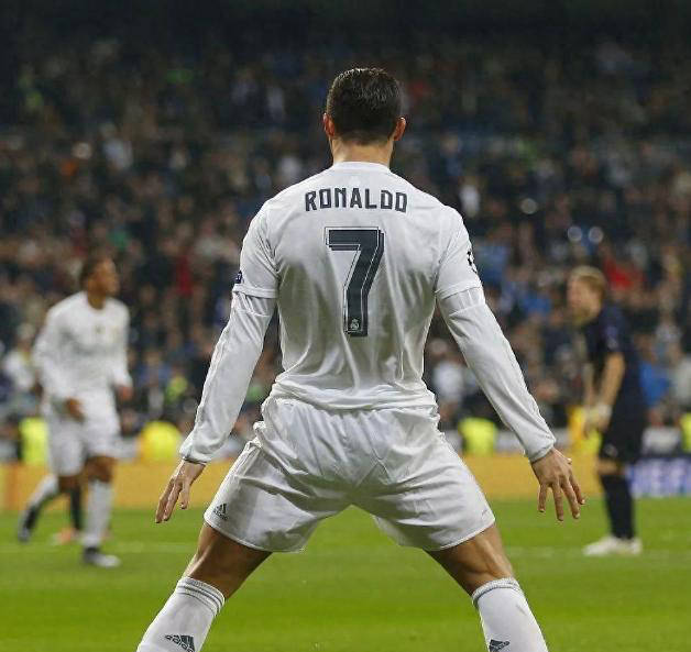 皇马惨败，C罗表现低迷引争议