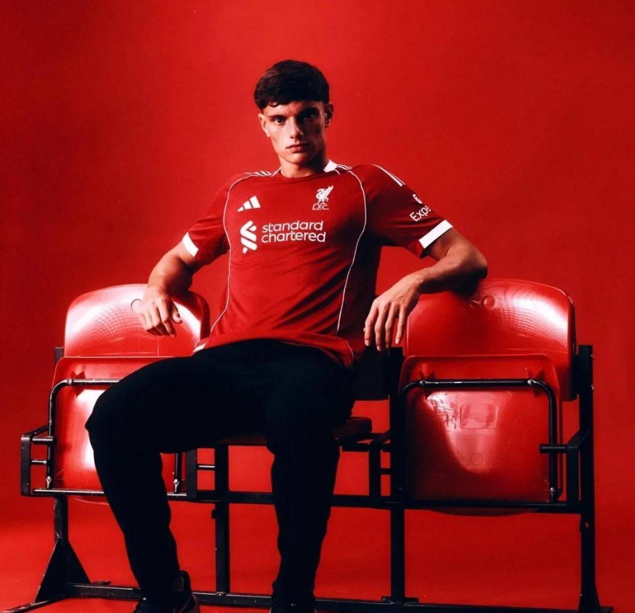 利物浦坚守阵地，取得胜利屡获连胜