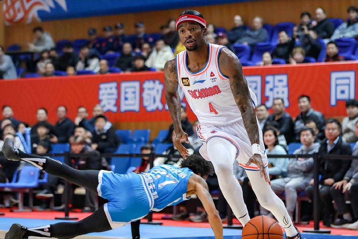 四川男篮客场不敌河南队，遭遇困境的简单介绍