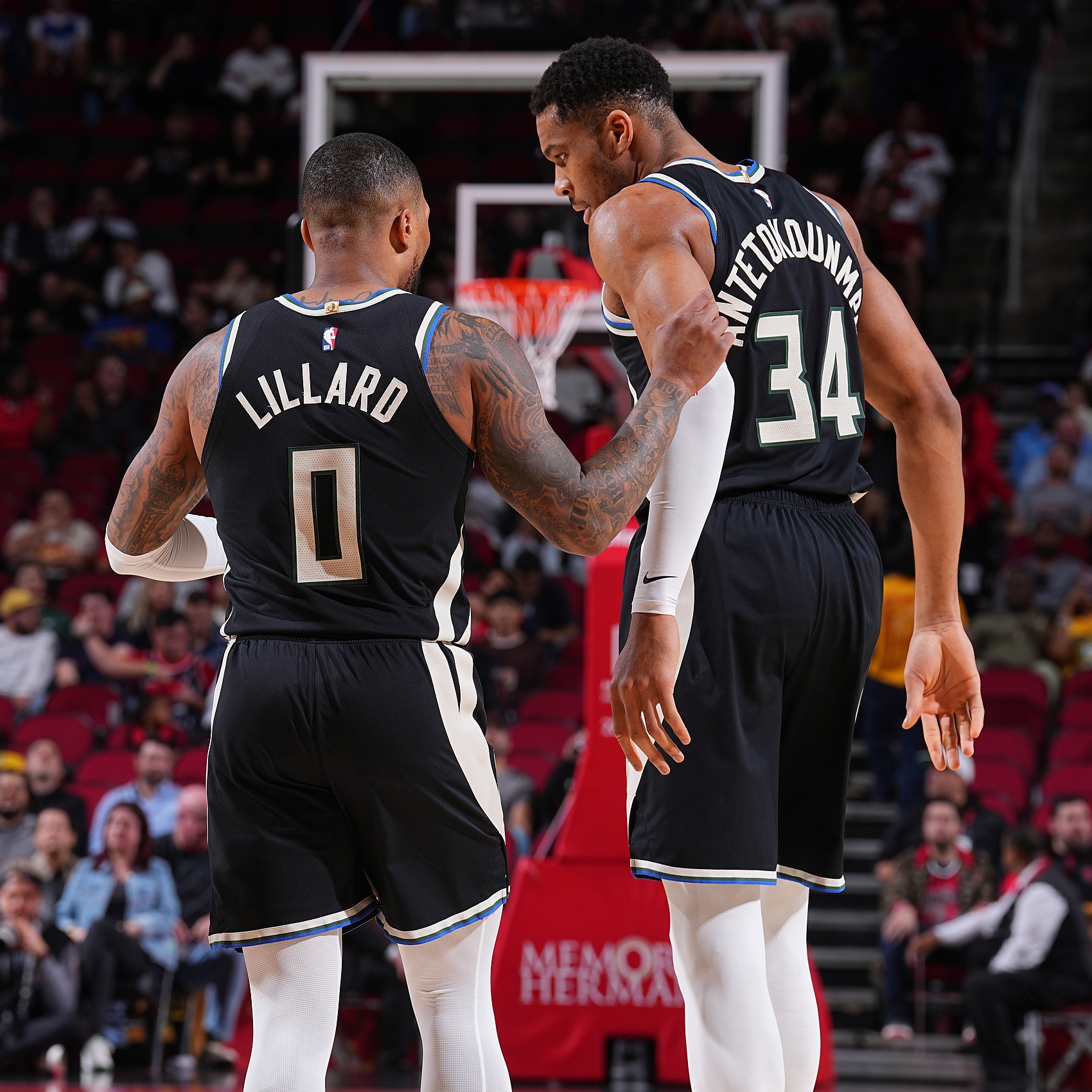 雄鹿力克篮网,继续保持不败势头 雄鹿力克篮网,继续保持不败势头