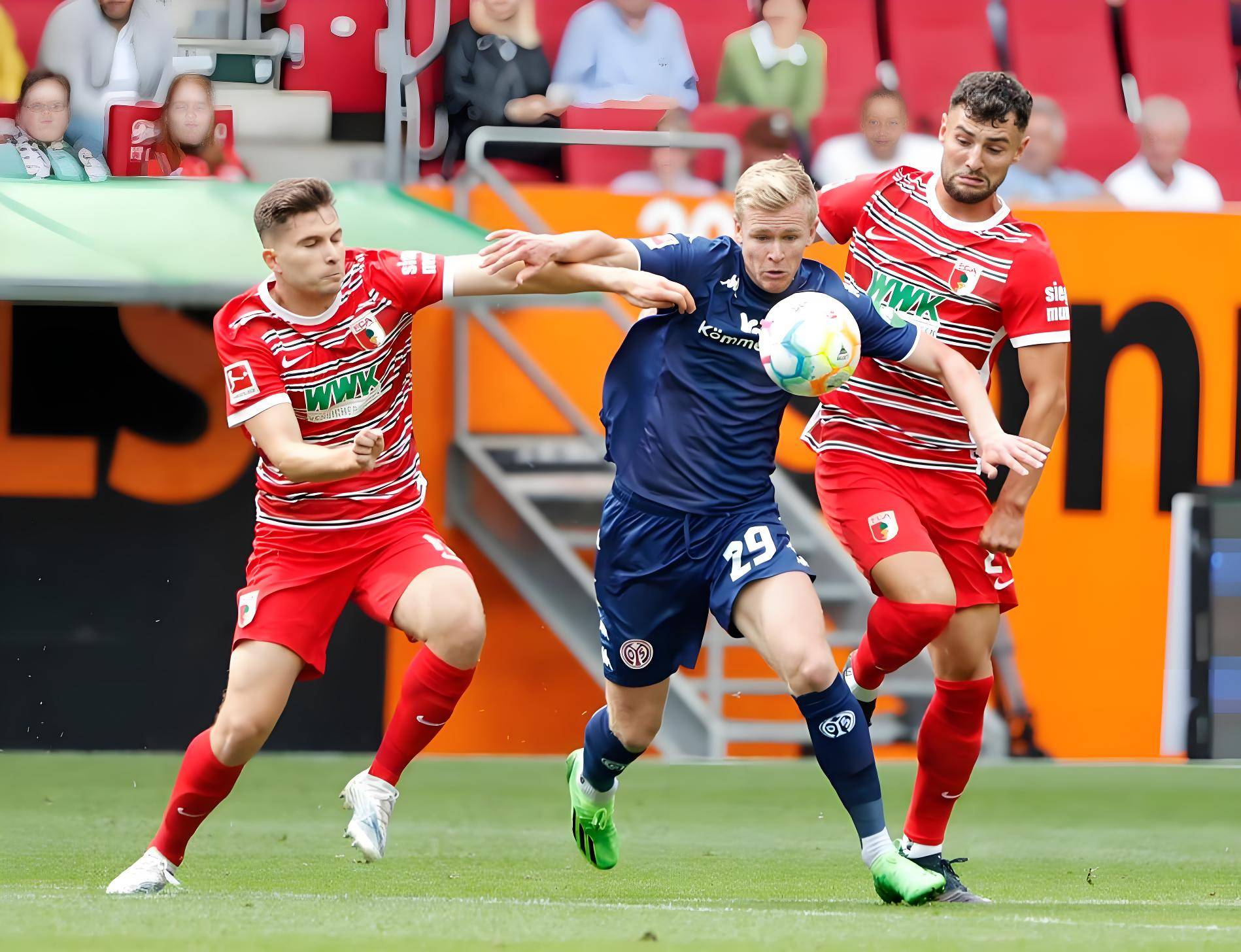 拜仁慕尼黑2-1战胜奥格斯堡，豪取德甲联赛首胜