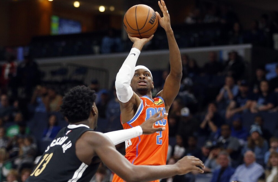 雄鹿避免败局,东部竞争进入白热化 雄鹿避免败局,东部竞争进入白热化